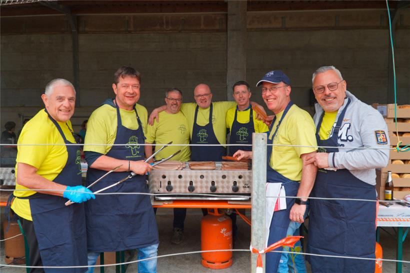 Das „Straussinger“-Grillteam         
