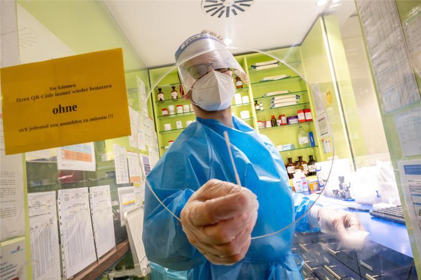Das Symbolfoto zeigt eine Corona-Teststation in Deutschland
