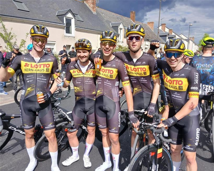 Das Team Lotto Kern-Haus PSD Bank um Alexandre Kess (links) freute sich über eine gelungene Tour du Loir-et-Cher
