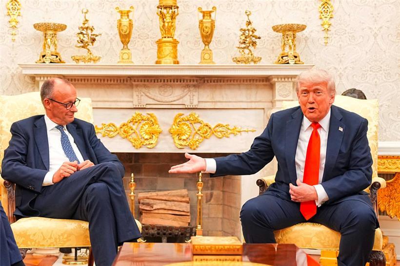 Das Treffen zwischen US-Präsident Donald Trump und dem deutschen Bundeskanzler Friedrich Merz verlief weitaus besser als befürchtet, dennoch dürfte dies nur wenig am Zollstreit mit der EU ändern, den Trump vom Zaun gebrochen hat
