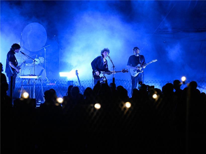 Usina-Festival 2026 an einem Tag mit Bühnen, Besuchern und Live-Musik im Freien