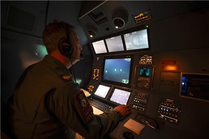 Das Vereinigte Königreich entsendet RAF-Jets nach Polen, um die „Eastern Sentry“-Mission der Nato zu unterstützen. Der Einsatz war in Reaktion auf mutmaßlich vorsätzliche Luftraumverletzungen durch russische Drohnen in Polen gestartet worden. Über ihn sollen vor allem zusätzliche Überwachungs- und Flugabwehrkapazitäten mobilisiert werden. 
