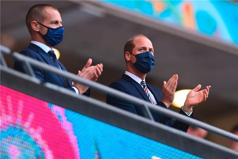 Das Verhalten von der UEFA und deren Präsidenten Aleksander Ceferin (l., auf diesem Foto mit Prinz William) kommt nicht gut an
