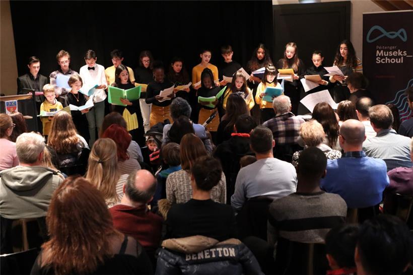 Das Vokalensemble der Musikschule in Petingen bei einem Auftritt im Jahr 2019
