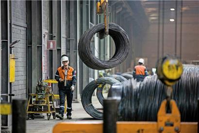 Das Werk in Bissen soll europaweit zum ersten aus dem Bereich „wire-solutions“ (Drahtherstellung) von ArcelorMittal werden, das CO2-neutral produziert. Derzeit wird diesbezüglich an Studien gearbeitet.
