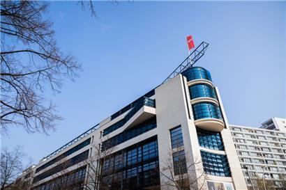 Das Willy-Brandt-Haus in Berlin: Hier setzten Union und SPD am Wochenende ihre Gespräche fort
