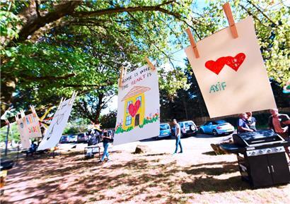 „Das Zuhause ist, wo das Herz ist“ – Kinderzeichnungen anlässlich eines interkulturellen Malprojekts 2018 im Foyer Don Bosco
