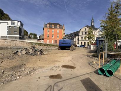 Das alte Rathaus wird abgerissen und durch ein neues Gebäude ersetzt. Bei solchen Arbeiten fallen immer hohe Rechnungen an. Eine solche wurde von Betrügern unterwandert.