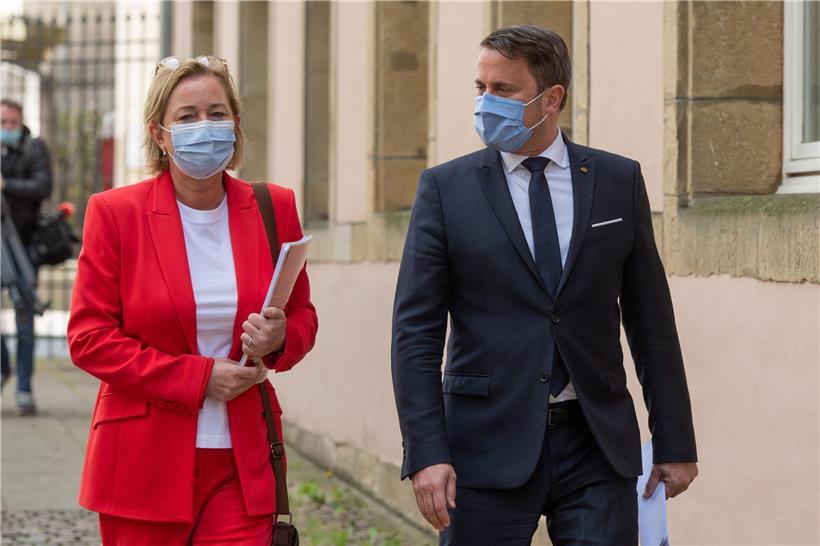 Das blau-rote Duo stellt Lockerungen in Aussicht
