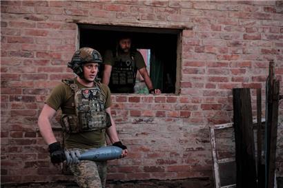 „Das derzeitige Niveau der westlichen Unterstützung reicht für einen ukrainischen Sieg einfach nicht aus“: ukrainische Soldaten Anfang Juni in der Nähe von Donetsk
