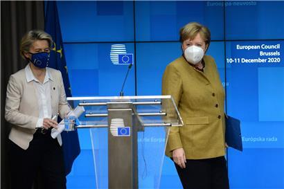 Das deutsche Damen-Doppel von der Leyen/Merkel hatte im zweiten Halbjahr alle Hände voll zu tun, den Brüsseler Laden zusammenzuhalten
