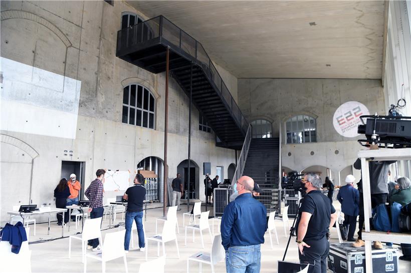 Das dritte Pressefrühstück fand im Rohbau des künftigen Kulturzentrums in Villerupt statt, das eine wichtige Rolle für Esch2022 spielen soll
