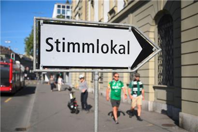 Das eidgenössische Stimmvolk musste am Sonntag über drei Vorlagen bestimmen: die Übernahme der EU-Verordnung über die Europäische Grenz- und Küstenwache (Frontex), die Änderung des Transplantationsgesetzes und die Änderung des Filmgesetzes (Lex Netflix)
