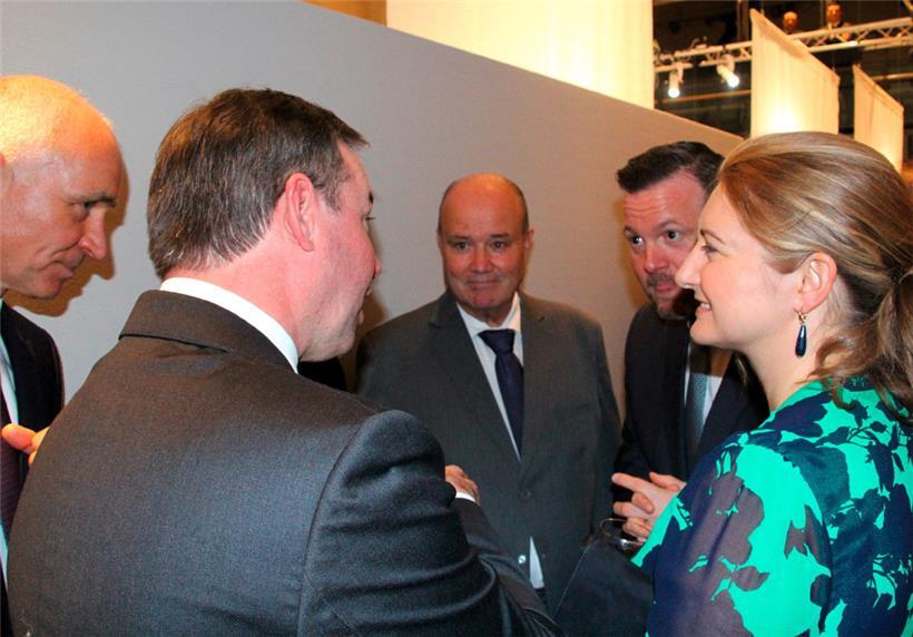 Das erbgroßherzogliche Paar in angeregter Unterhaltung mit Alain Hostert (r.), A...