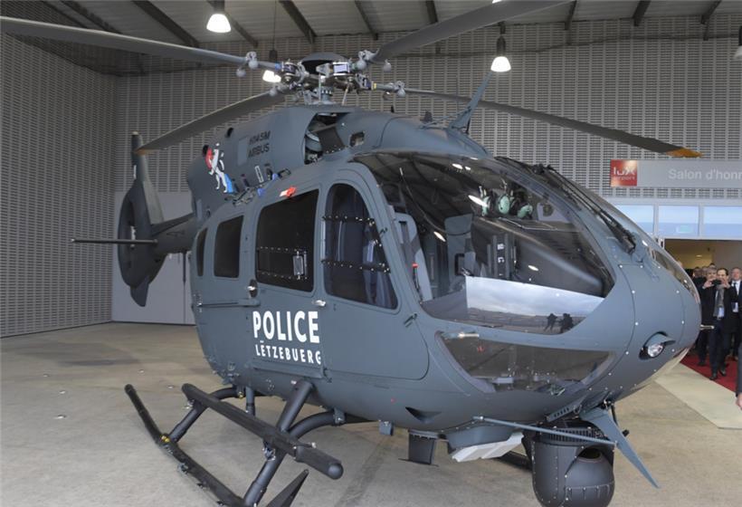 Das fliegende Auge: Ein Hubschrauber der Polizei, hier bei der Vorstellung im Jahr 2019, war am Montag erfolgreich bei der Fahndung nach Einbrechern
