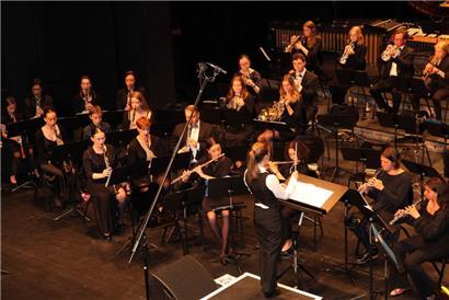 Das ganze Programm des Abends stand unter der Leitung von Véronique Bernar
