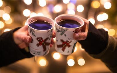 Das gesellige Glühwein-Trinken auf der Straße soll verboten werden
