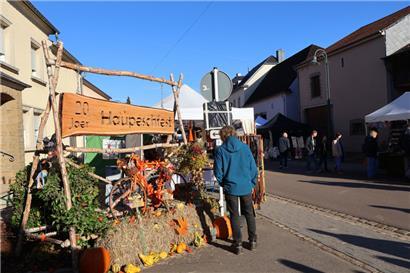Das herrliche Herbstwetter und 130 Aussteller waren Garant eines erfolgreichen „Haupeschfestes“
