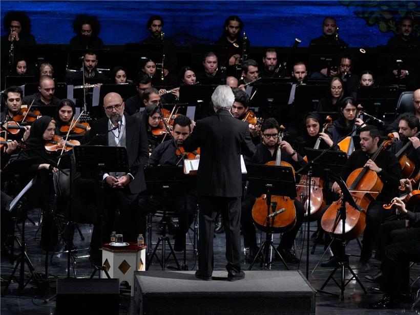 Das iranische Nationalorchester spielt anlässlich des Nationalen Tages am Persis...