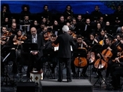 Das iranische Nationalorchester spielt anlässlich des Nationalen Tages am Persis...