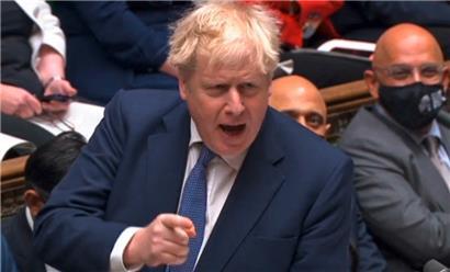 Das kann er: Johnson verteidigt sich wortgewaltig und gestenreich im Parlament – sein Rückhalt in der Partei bröckelt trotzdem
