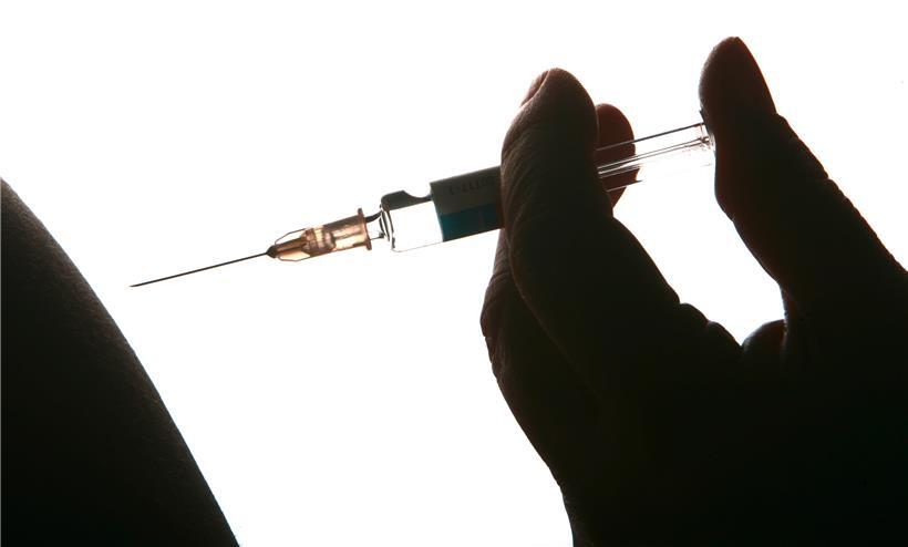 Das könnte jetzt ein bisschen wehtun: Die Grippe-Impfung gibt es wohl nicht (sofort) für jeden
