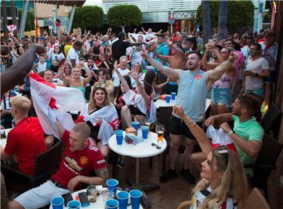 Das konnte nicht gut ausgehen: Englische Urlauber vor rund zehn Tagen in Calvia auf Mallorca
