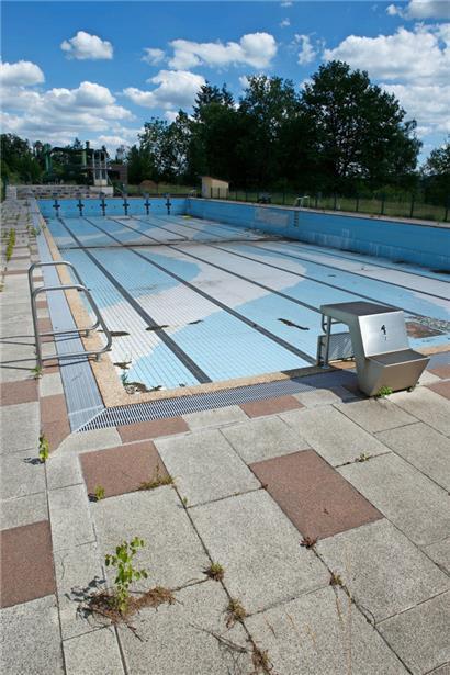 Das leere Schwimmerbecken: Im neuen Konzept für das Freibad soll es von Wassersportverbänden genutzt werden. Das Interesse ist da. 
