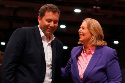 Das neue Führungsduo der SPD: Bärbel Bas (r.) und Lars Klingbeil 
