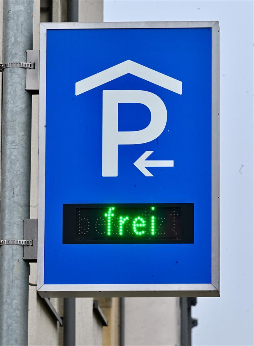 Das neue Parkhaus an der Ringmauer: An diesem Morgen sind um 11 Uhr noch Plätze frei
