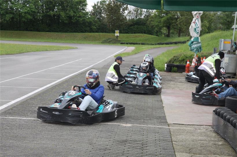 Das richtige Gefühl für die Karts kriegen – technische Assistenz inklusive
