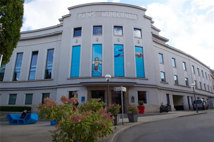 Das städtische Schwimmbad in Esch
