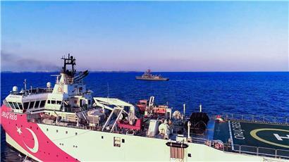 Das türkische Forschungsschiff „Oruc Reis“ hat den zehnten Tag in Folge die international umstrittene Suche nach Erdgas vor griechischen Inseln im östlichen Mittelmeer fortgesetzt
