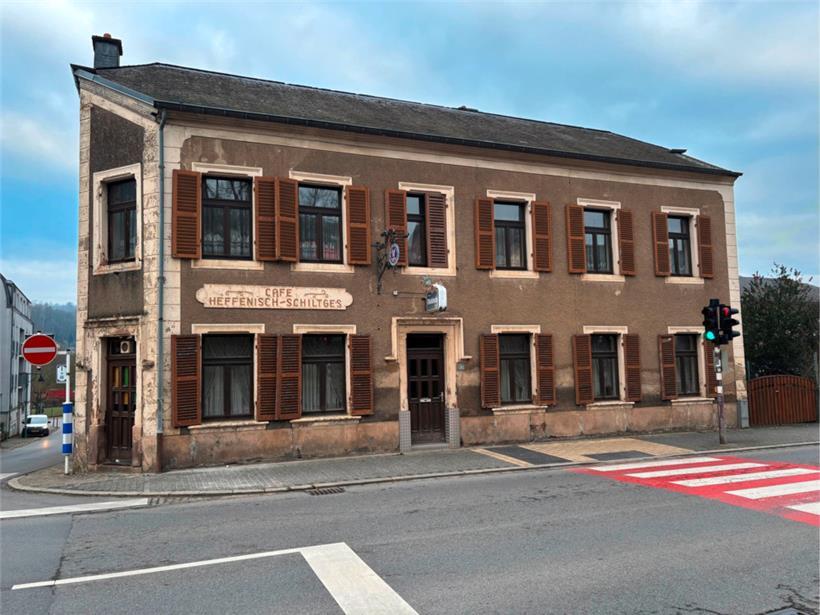 Das unter Denkmalschutz stehende Café Heffenisch an der Avenue Gordon Smith im Zentrum von Colmar-Berg
