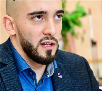 David Angel präsentierte die Kampagne im Anschluss an ein Treffen mit den Delegierten und Militanten aus der Branche 
