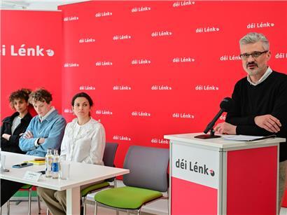 David Wagner von déi Lénk mit Gästen Tamam Abousalam, Lucas Faletic (European Left Alliance) und Maysan Qasem (BDS Luxembourg) bei Diskussion