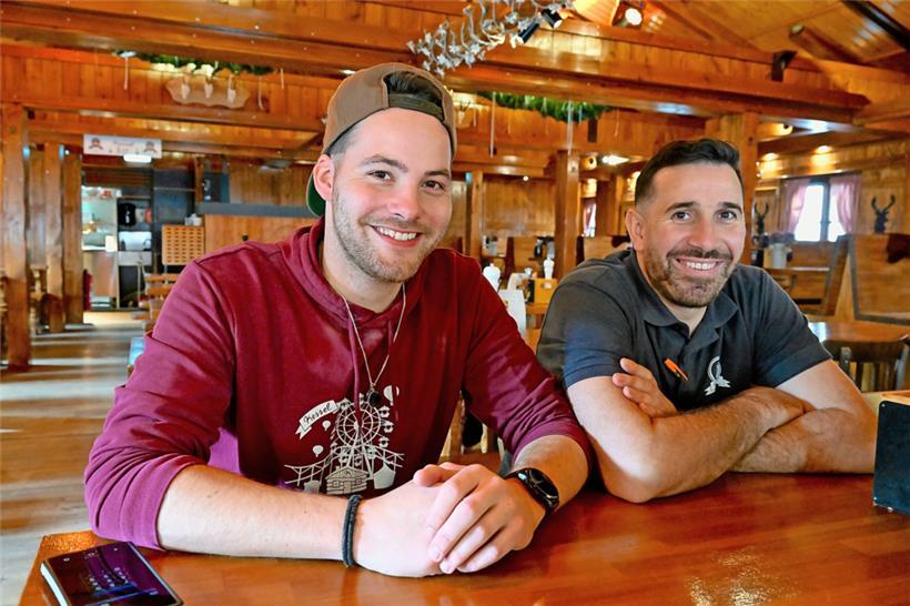 David (links) kommt mit dem Restaurant „Kessel“ zweimal im Jahr in die „Forge du Sud“.
