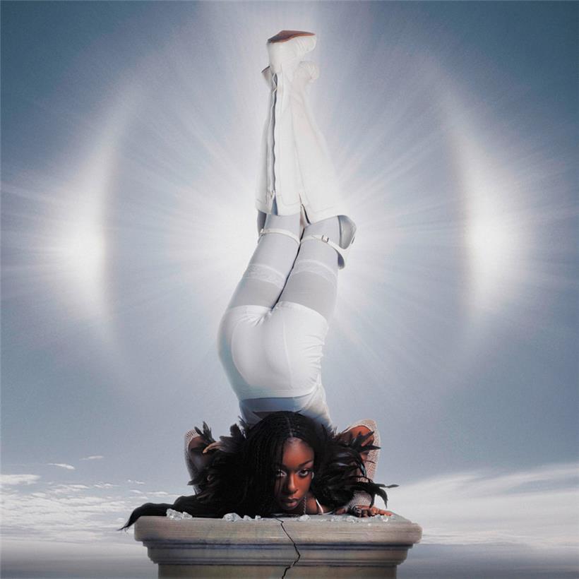 Debby Friday sur la couverture de son nouvel album „The Starrr of the Queen of Life“ (Rating: 9/10)
