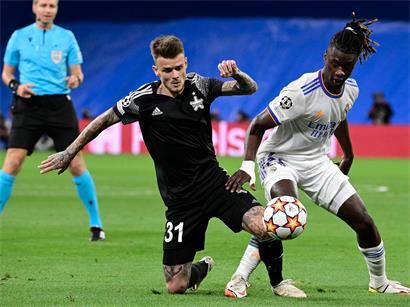 Dee bis elo leschte Lëtzebuerger Buteur géint Real Madrid heescht Sébastien Thill