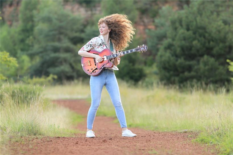 „Deep Space Adventure“ est son nouvel album: Veda Bartringer
