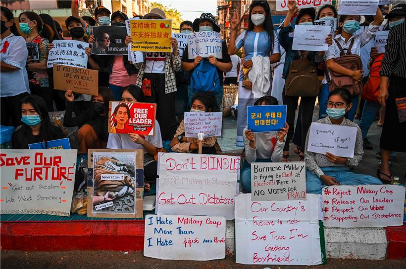 Dem Protest gegen den Militärputsch haben sich in Myanmar mittlerweile alle Gesellschaftsschichten angeschlossen
