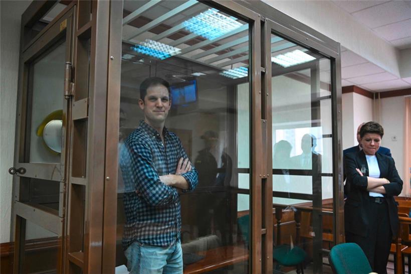 Dem US-Journalisten Evan Gershkovich – hier in einem Käfig eines Moskauer Gerichtssaales – wird von den russischen Behörden „Spionage“ vorgeworfen
