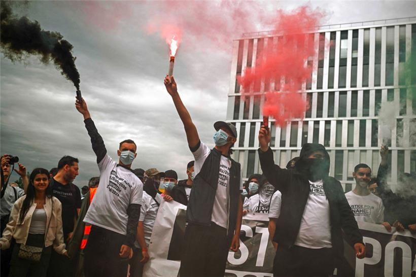 Demonstranten erinnern am 29. Juni 2023 an den zwei Tage zuvor in Nanterre von Polizisten erschossenen 17-jährigen Nahel
