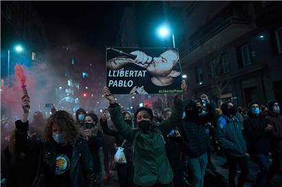 Demonstranten in den Straßen von Barcelona
