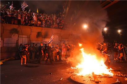 Demonstranten wollen mit einem Generalstreik Druck auf die israelische Regierung machen
