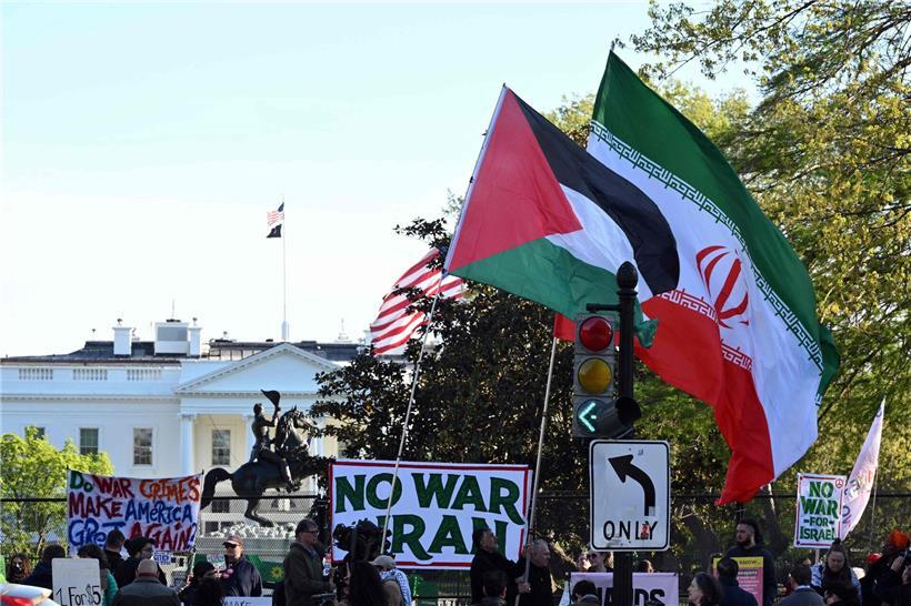 Demonstration vor dem Weißen Haus gegen US-Krieg gegen Iran, Protest für Waffenruhe und Frieden in Washington D.C.