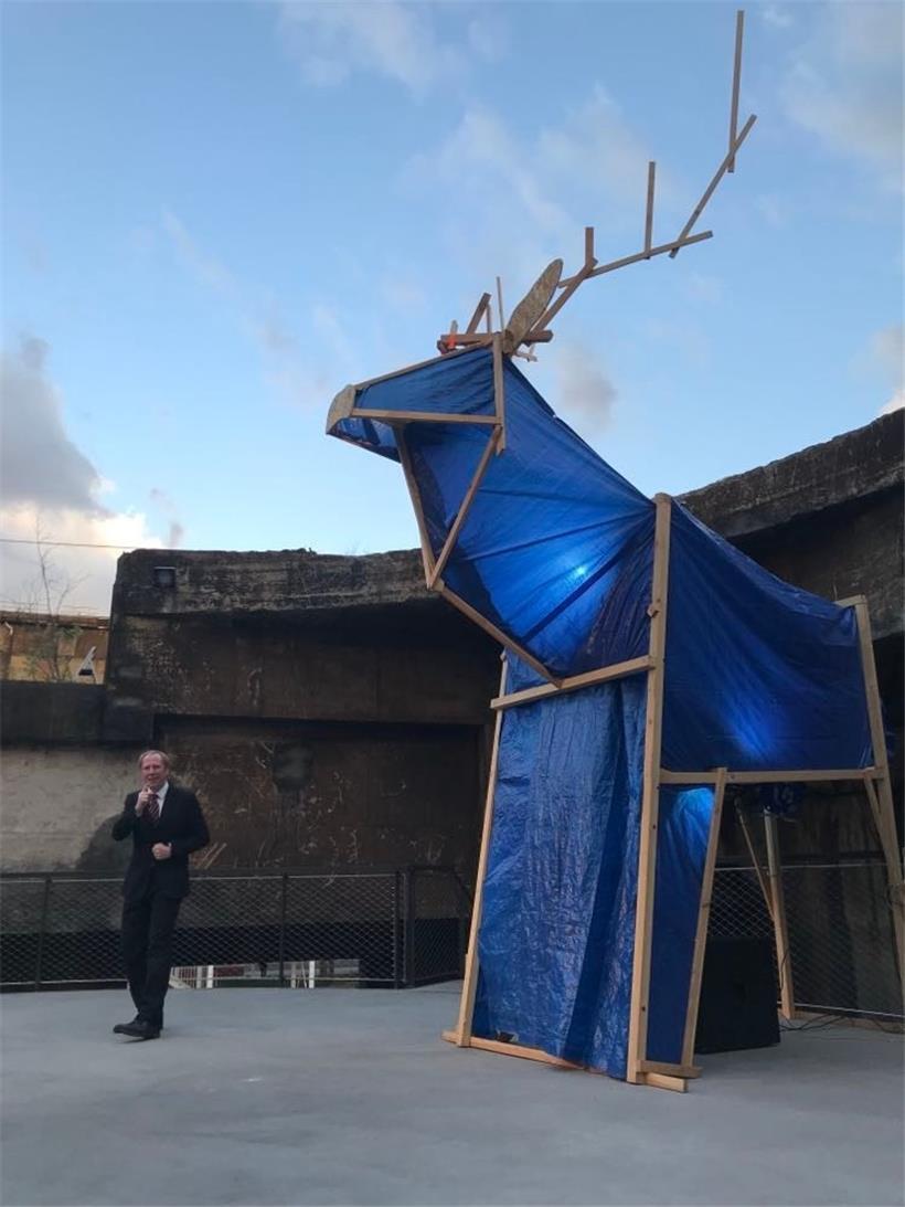 Den Agora (Luc Lamesch) an de bloe Kulturhirsch 
