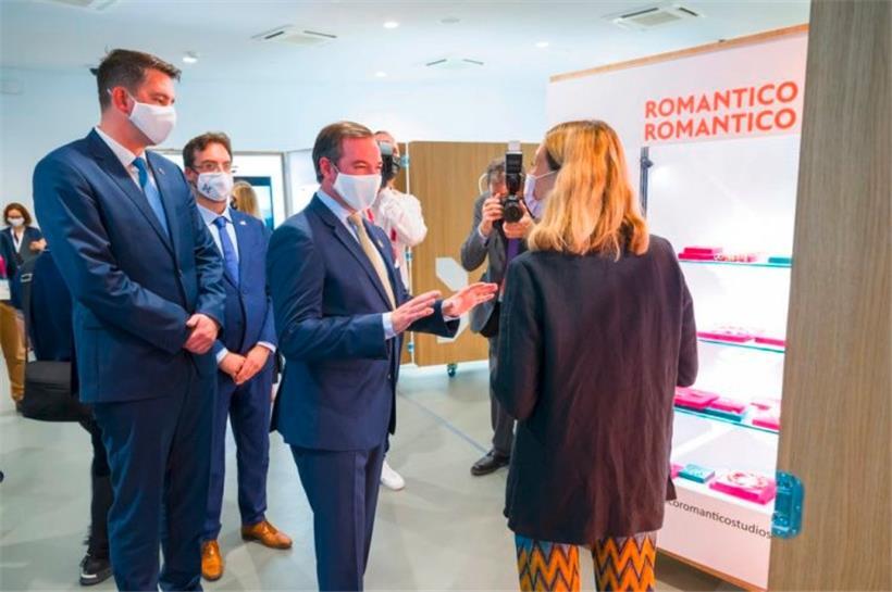 Den Besuch der Expo in Dubai im November 2021 schaffte Guillaume (Mitte) noch ohne Ansteckung
