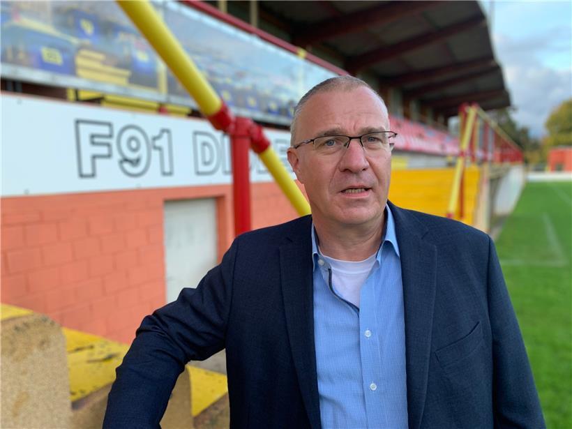 Der 55-jährige Gerry Schintgen ist bereits seit 45 Jahren im Düdelinger Fußball tätig – als Spieler, Präsident der Jugendkommission, Stadionsprecher und inzwischen F91-Präsident
