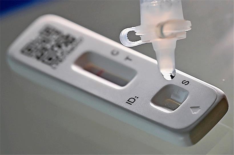 Der 59-Jährige hatte sich mit der Ende 2020 vorherrschenden B.1-Variante angesteckt
